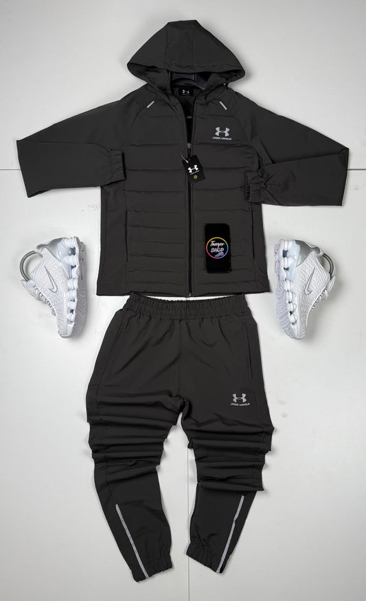 CHANDAL UNDER ARMOUR 2026 🔥 NUEVA COLECCIÓN 🆕 BRILLA CON EL FLASH 📸 UNIDADES LIMITADAS ‼️ CALIDAD G5 ✅ COLOR GRIS OSCURO 🩶