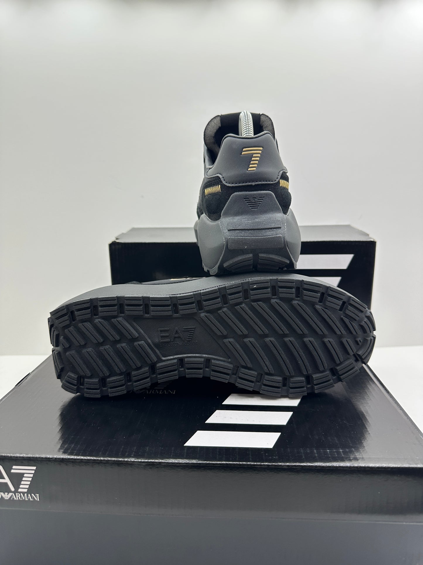 Zapatilla EA7 Black & Gold