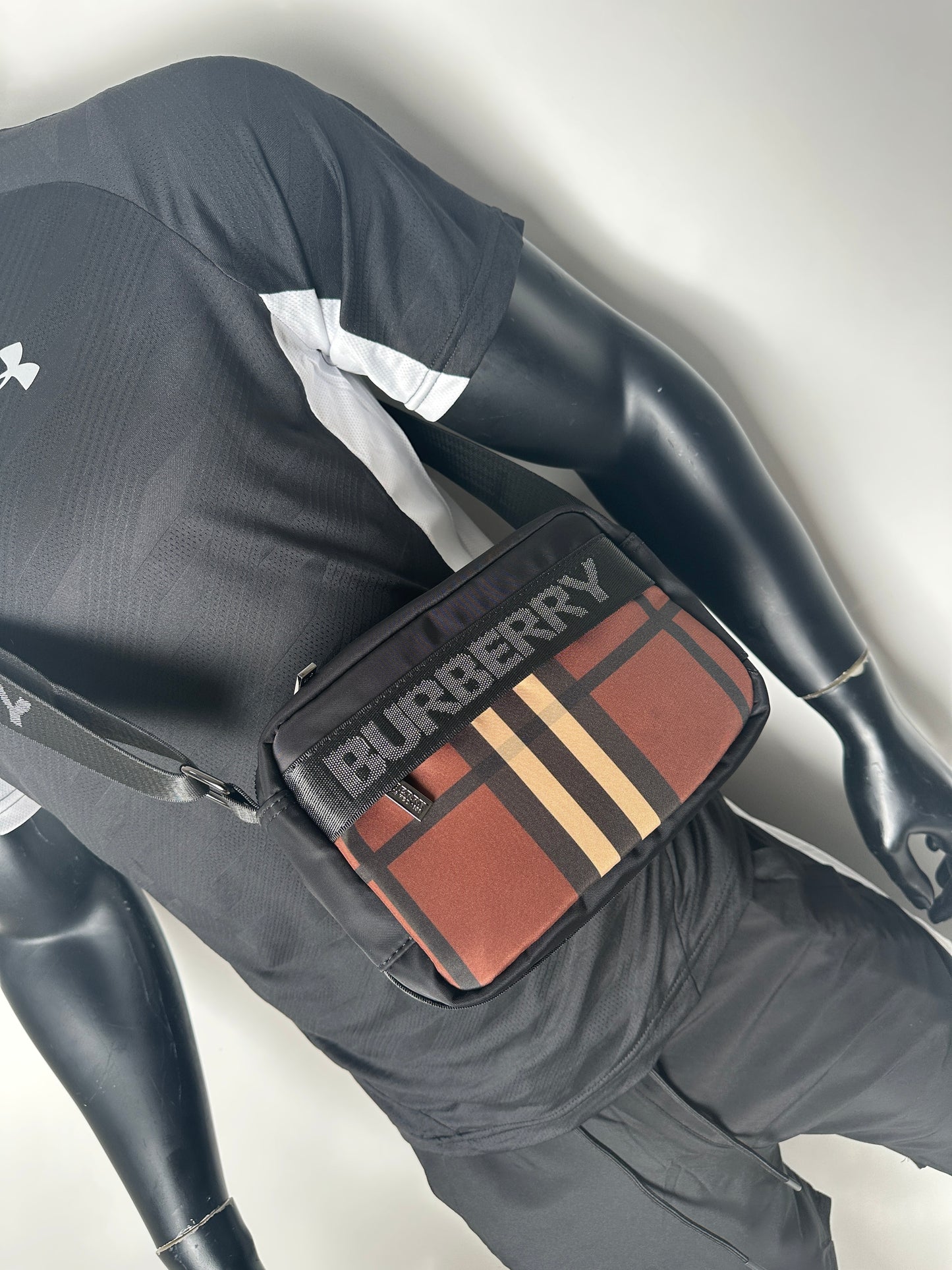 SUPER PACK 🔥 CONJUNTO UNDER ARMOUR + BANDOLERA BURBERRY ‼️ UNIDADES LIMITADAS ✅ CALIDAD MÁXIMA 🥵