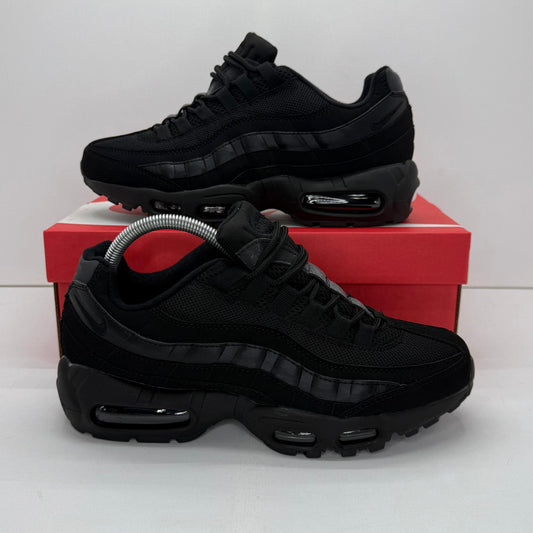 NIKE AIR MAX 95 ALL BLACK