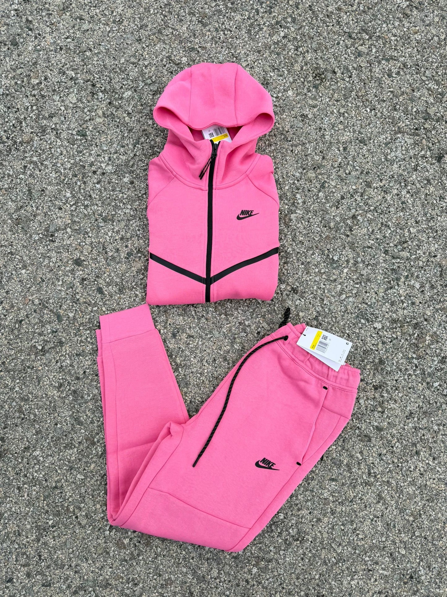 NIKE TECH 2026 PINK 🔥 UNIDADES LIMITADAS ‼️ CALIDAD G5 😍 LA MEJOR DEL MERCADO ✅ IDÉNTICO AL ORIGINAL 🥵 UNIDADES LIMITADAS 🔥