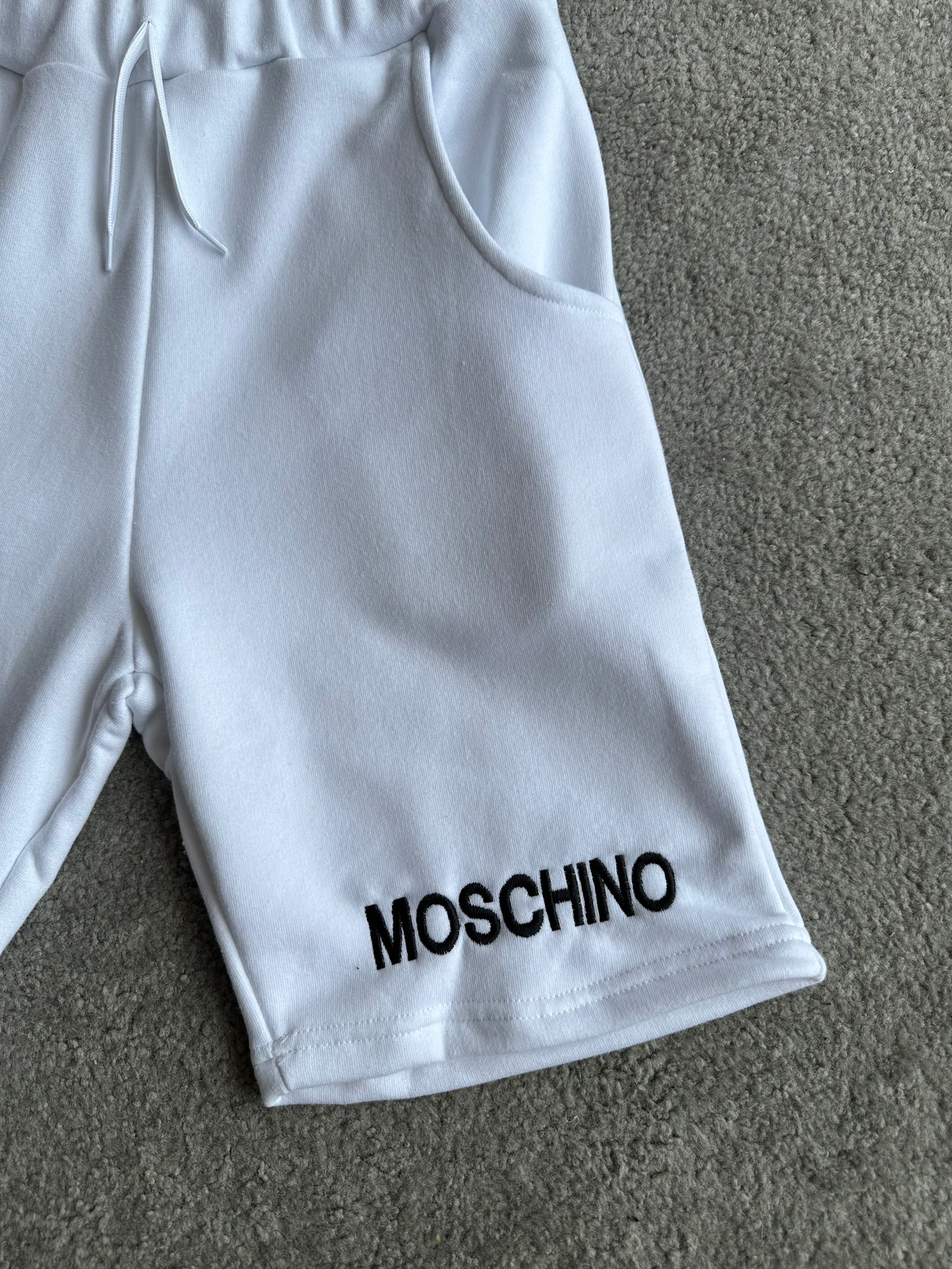 Conjunto de verão Moschino