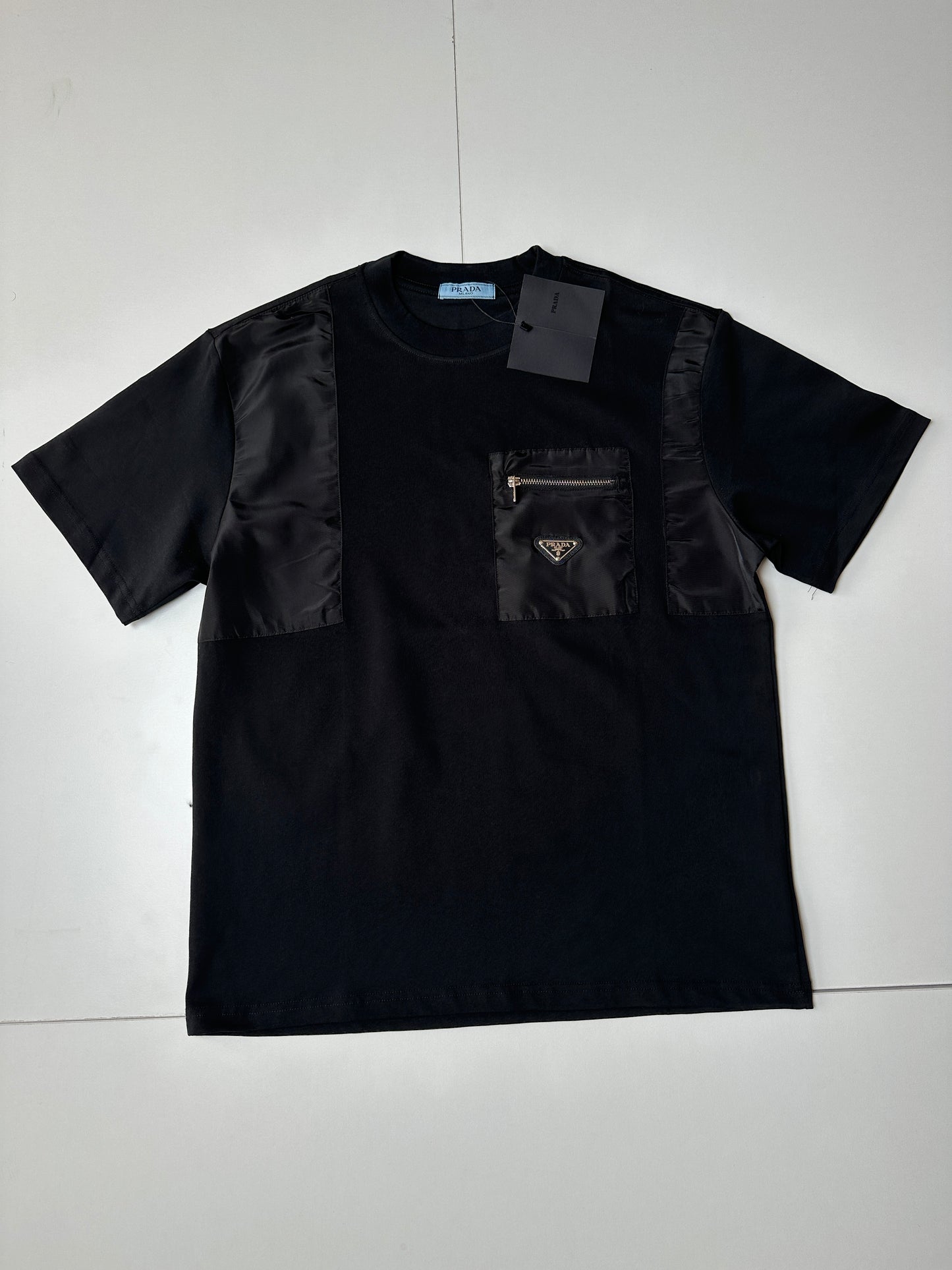 CAMISETA PRADA OVERSIZE 🔥 UNIDADES LIMITADAS ‼️ ALTA CALIDAD G5 🔝 MODELO 2026 ✅