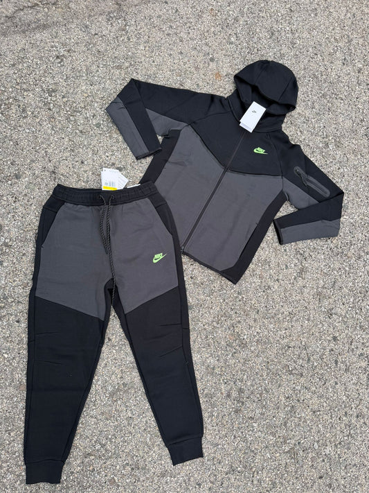 NIKE TECH 2026 BLACK/GREEN🔥 UNIDADES LIMITADAS ‼️ CALIDAD G5 😍 LA MEJOR DEL MERCADO ✅ IDÉNTICO AL ORIGINAL 🥵 UNIDADES LIMITADAS 🔥