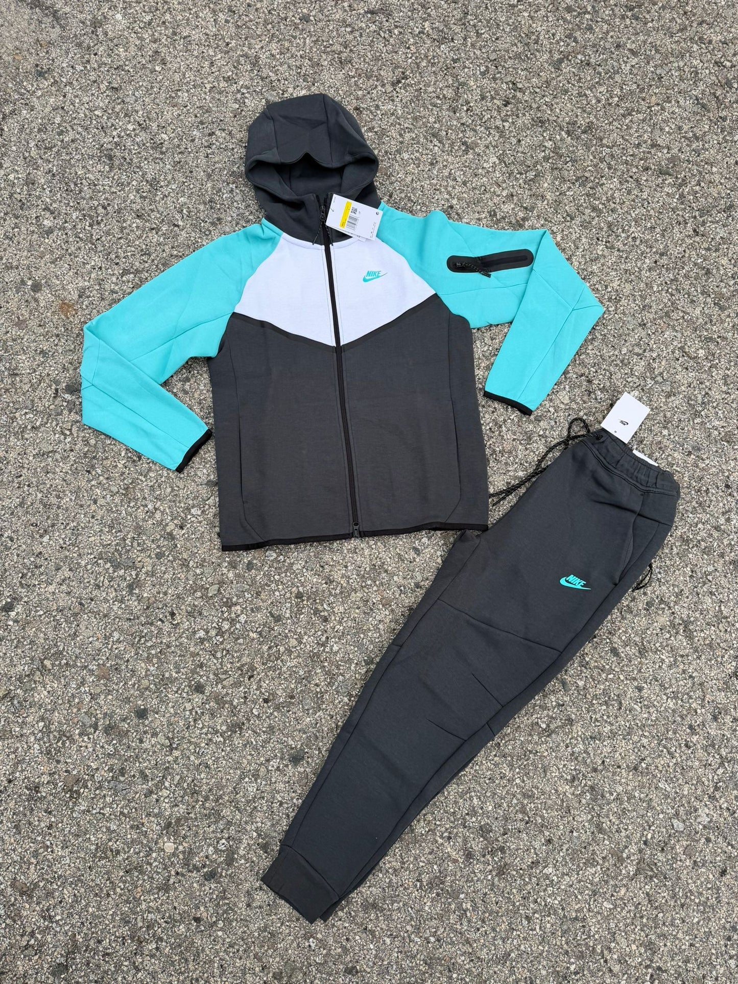 NIKE TECH 2026 IRON GREY TURQUOISE 🔥 UNIDADES LIMITADAS ‼️ CALIDAD G5 😍 LA MEJOR DEL MERCADO ✅ IDÉNTICO AL ORIGINAL 🥵 UNIDADES LIMITADAS 🔥