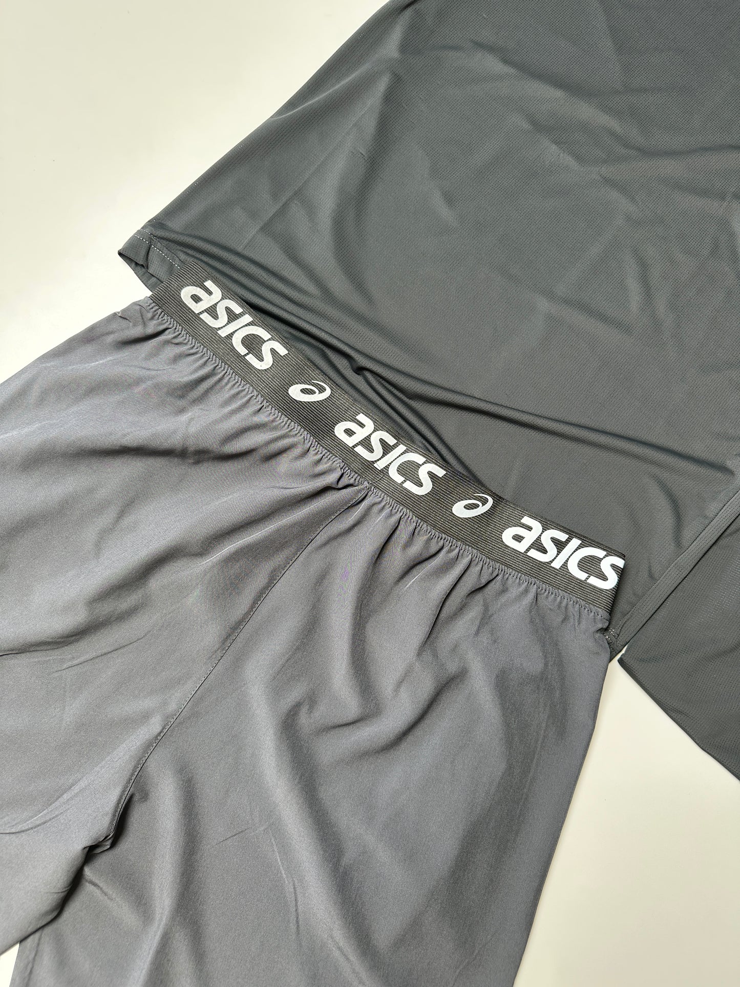 CONJUNTO VERANO ASICS BLACK🔥ALTA CALIDAD G5 ✅ UNIDADES LIMITADAS ‼️