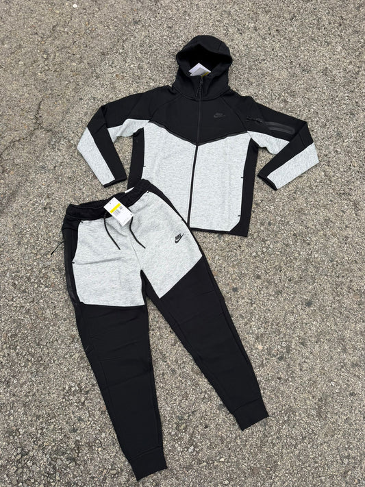 NIKE TECH 2026 BLACK/GREY 🔥 UNIDADES LIMITADAS ‼️ CALIDAD G5 😍 LA MEJOR DEL MERCADO ✅ IDÉNTICO AL ORIGINAL 🥵 UNIDADES LIMITADAS 🔥