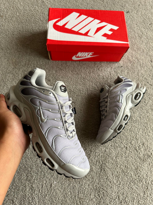 NIKE TN PLATINUM 🩶