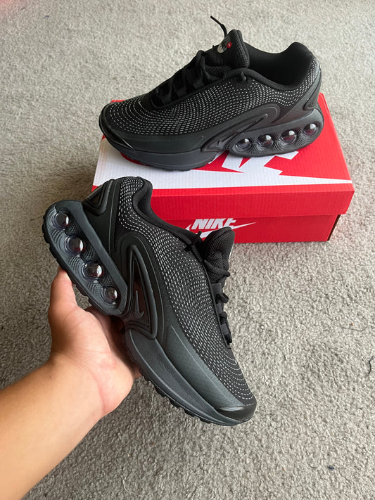 NIKE AIR MAX DN “ALL BLACK” ⚫️