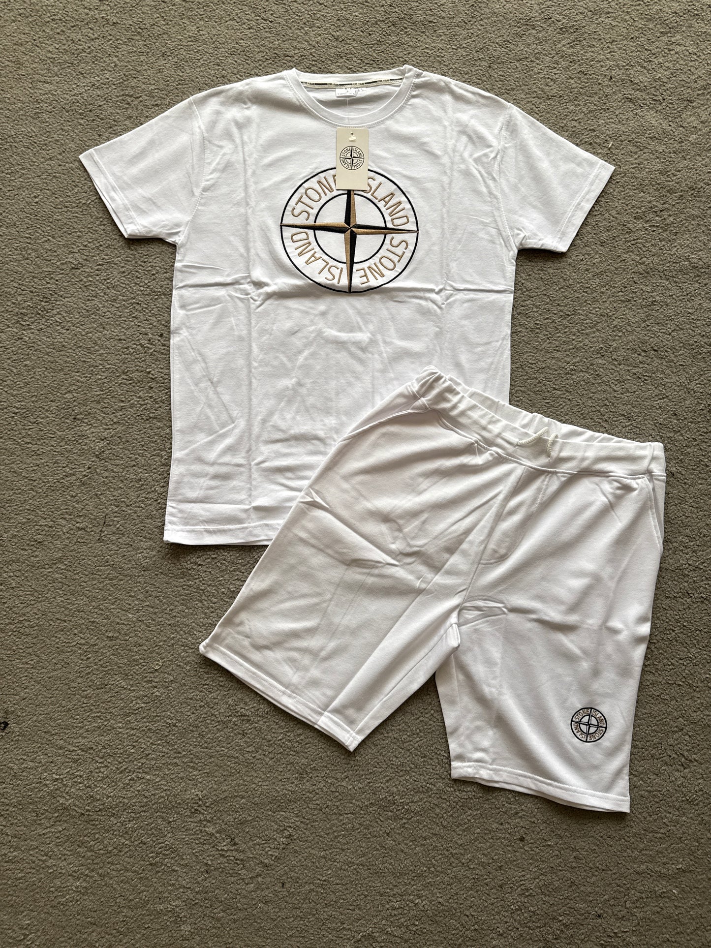 CONJUNTO VERANO STONE ISLAND LIQUIDACIÓN