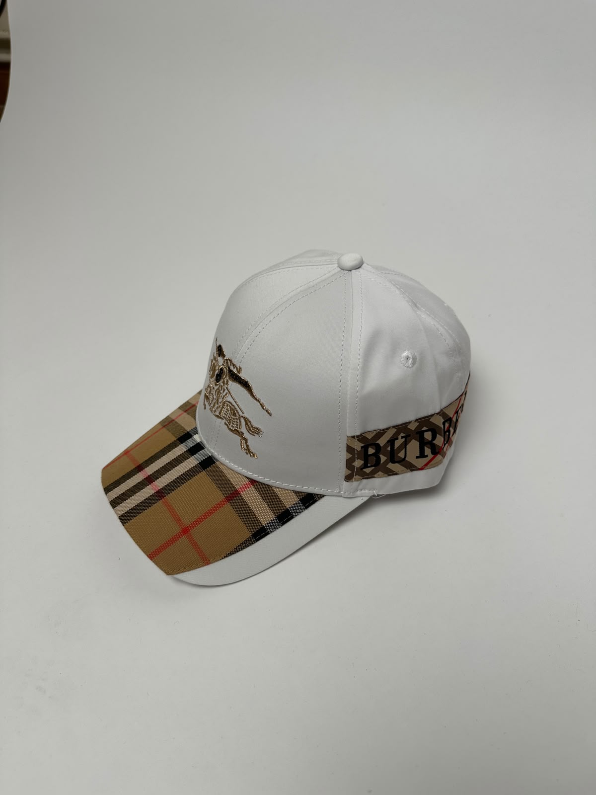 🔥 GORRA BURBERRY EKD WHITE ✅ CALIDAD PREMIUM ‼️ UNIDADES LIMITADAS