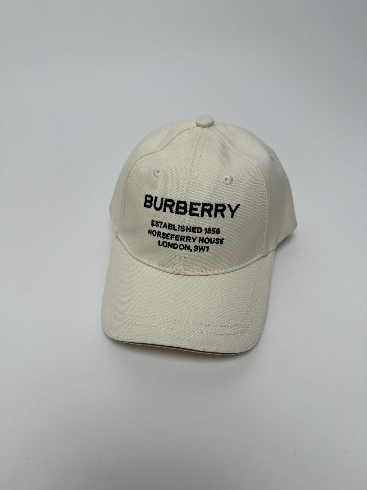 🔥 GORRA BURBERRY HORSEFERRY BEIGE ✅ CALIDAD PREMIUM ‼️ UNIDADES LIMITADAS