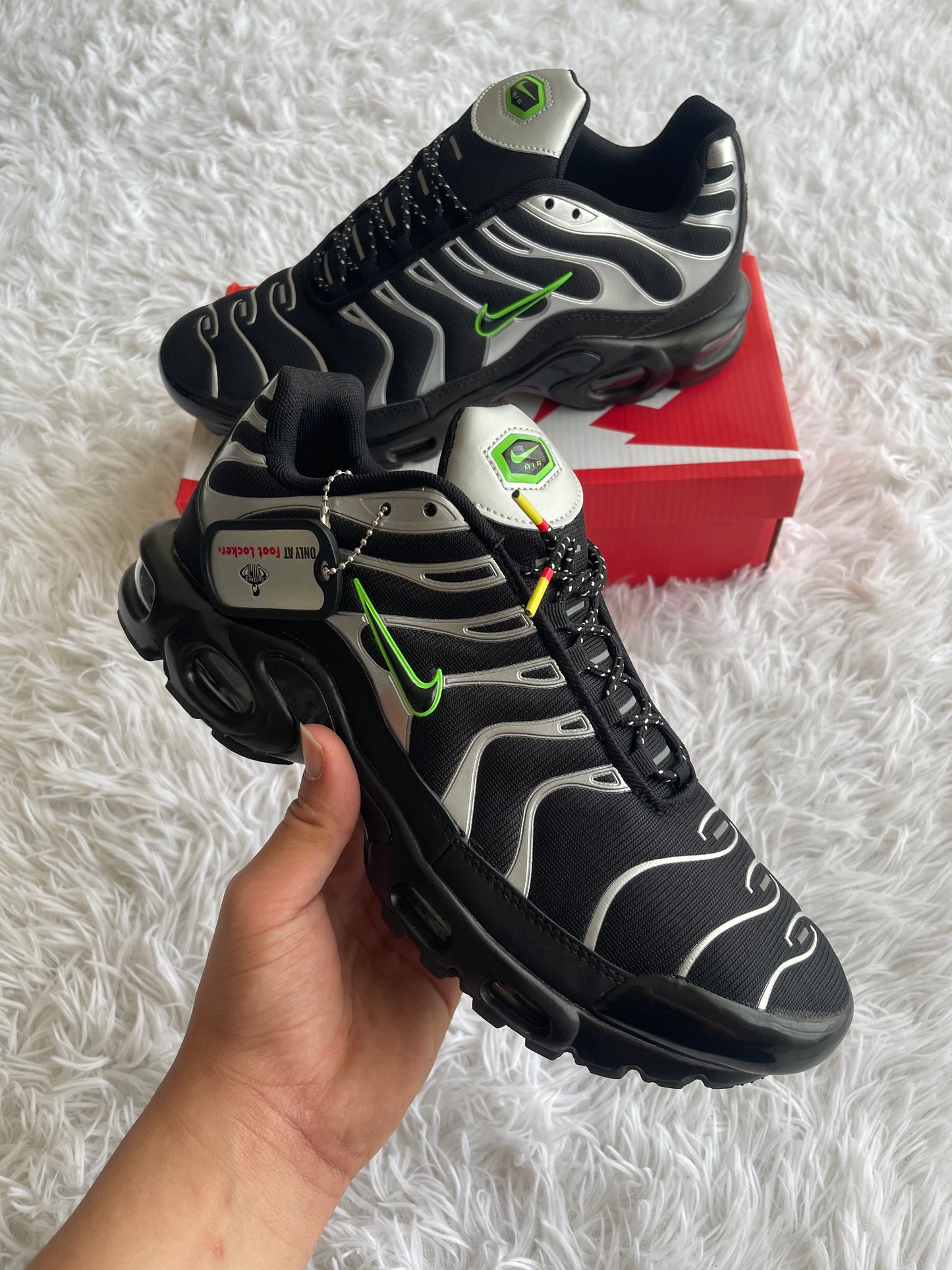 NIKE TN “BLACK SILVER GREEN”